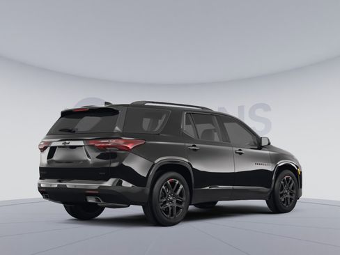 Used 2023 Chevrolet Traverse Premier AWD/4WD image 4