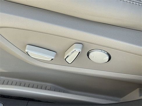 Certified 2023 Lincoln Nautilus Reserve image 23