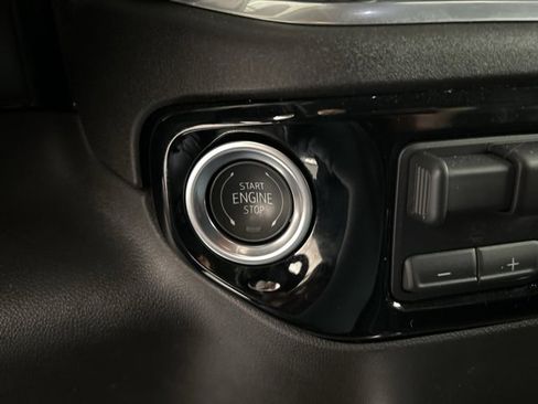 Used 2025 Chevrolet Silverado 2500 LT image 12