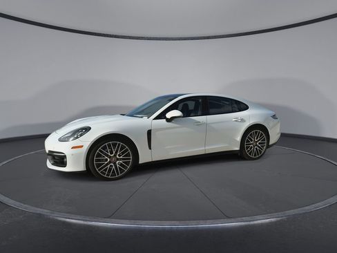 Used 2022 Porsche Panamera w/ Premium Package RWD image 5