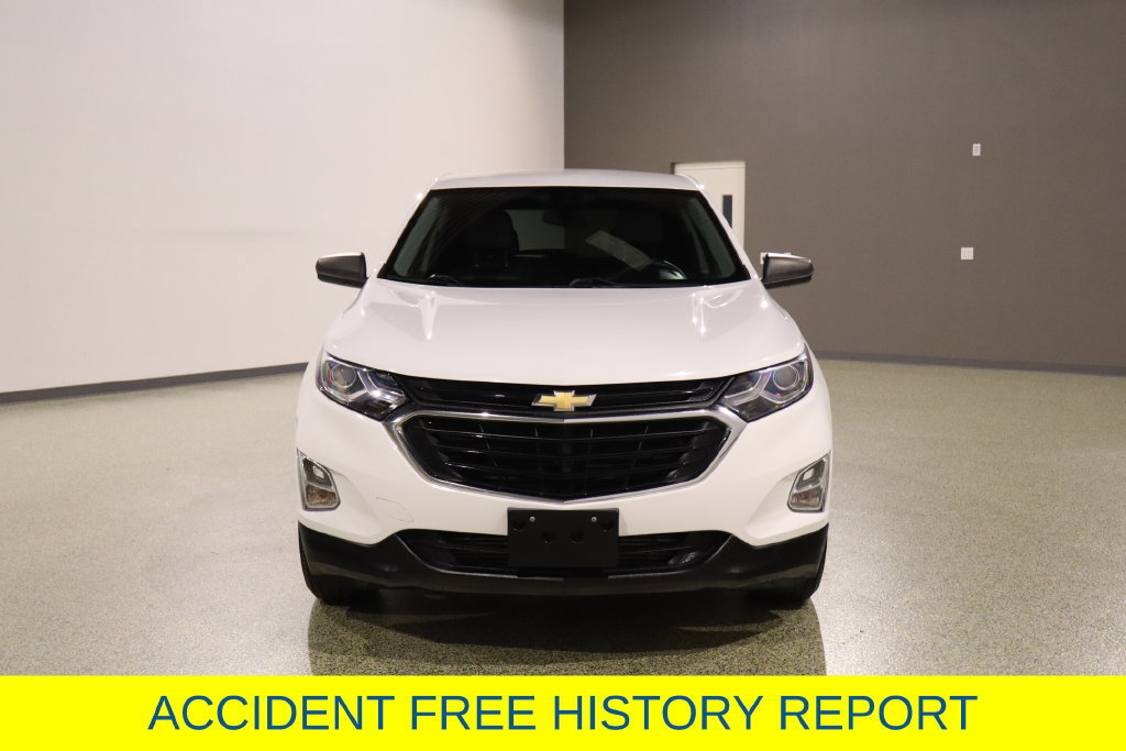 Used 2020 Chevrolet Equinox LS w/ LS Convenience Package FWD image 2
