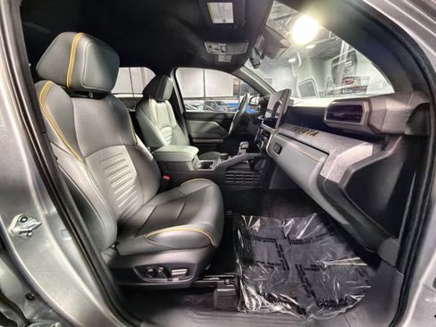 Used 2024 Toyota Tacoma Trailhunter image 28