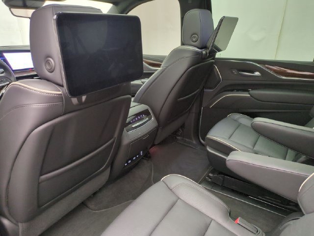 Used 2023 Cadillac Escalade ESV Premium Luxury AWD/4WD image 23