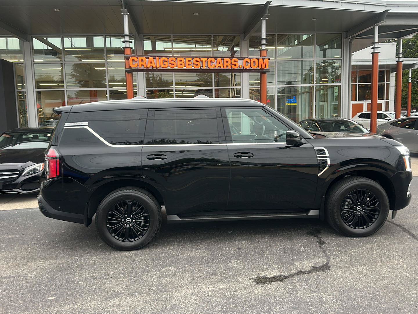 Used 2025 Nissan Armada Platinum w/ Convenience Package AWD/4WD image 3
