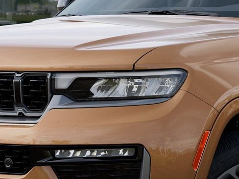 New 2026 Jeep Grand Cherokee Summit AWD/4WD image 10