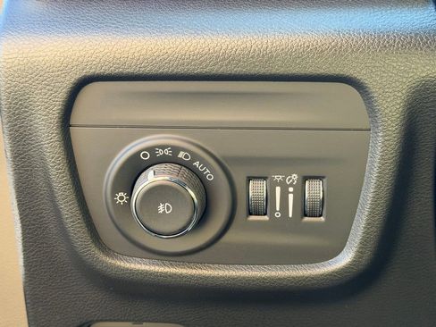 New 2025 Jeep Grand Cherokee Summit image 23