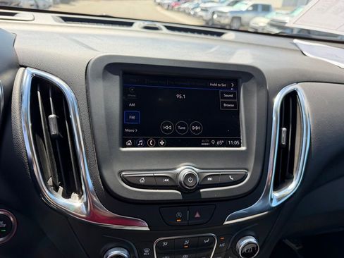 Used 2024 Chevrolet Equinox LT FWD image 29