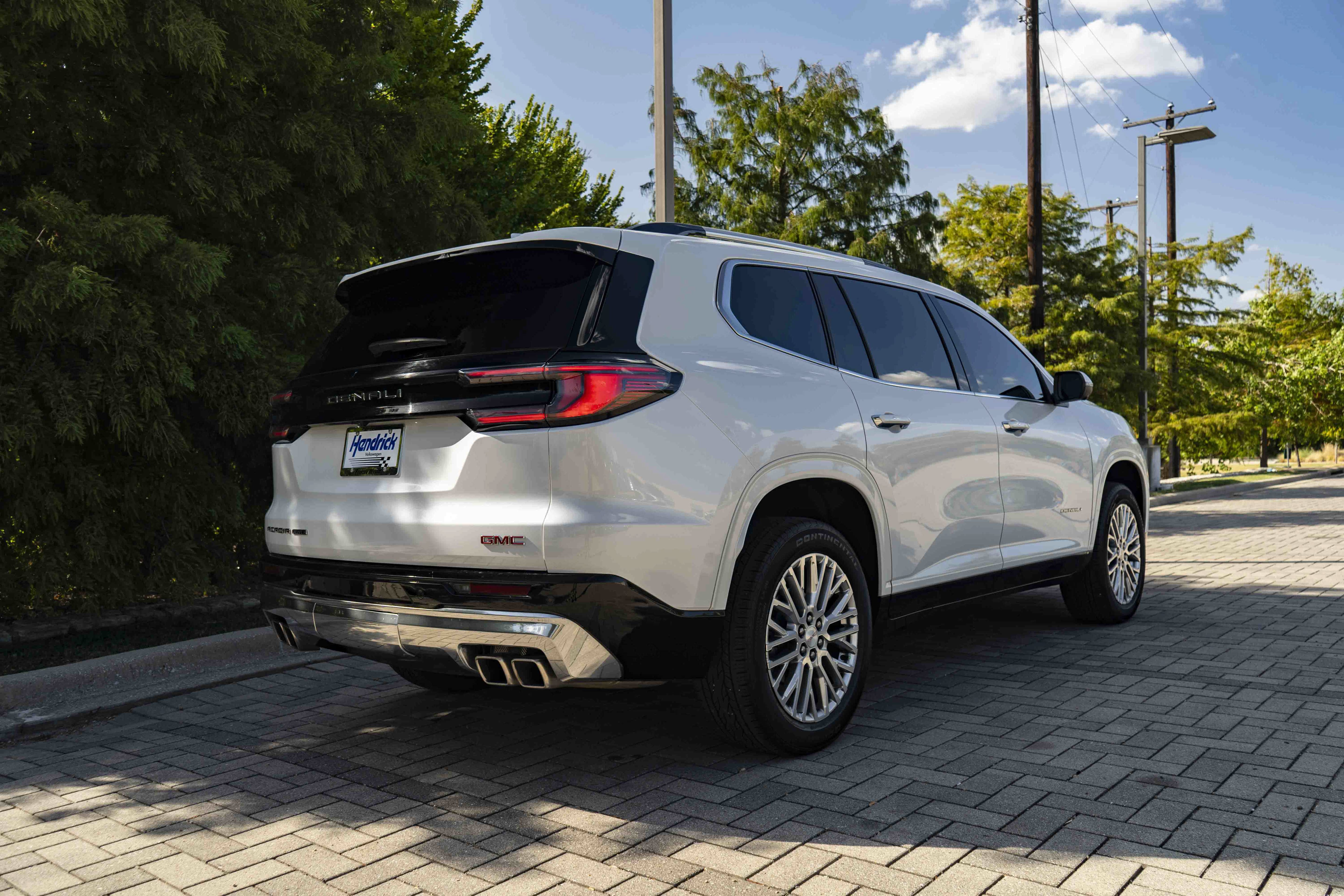Used 2024 GMC Acadia Denali AWD/4WD image 8