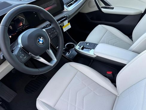 Used 2026 BMW X1 xDrive28i w/ Technology Package AWD/4WD image 4