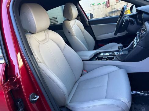 Used 2022 Genesis G70 2.0T RWD image 14