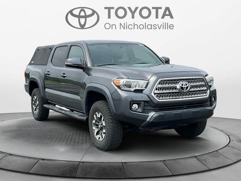 Used 2017 Toyota Tacoma TRD Off-Road w/ Tow Package (A/T) AWD/4WD image 7