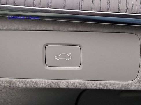Certified 2023 Volvo XC90 B6 Plus AWD/4WD image 27