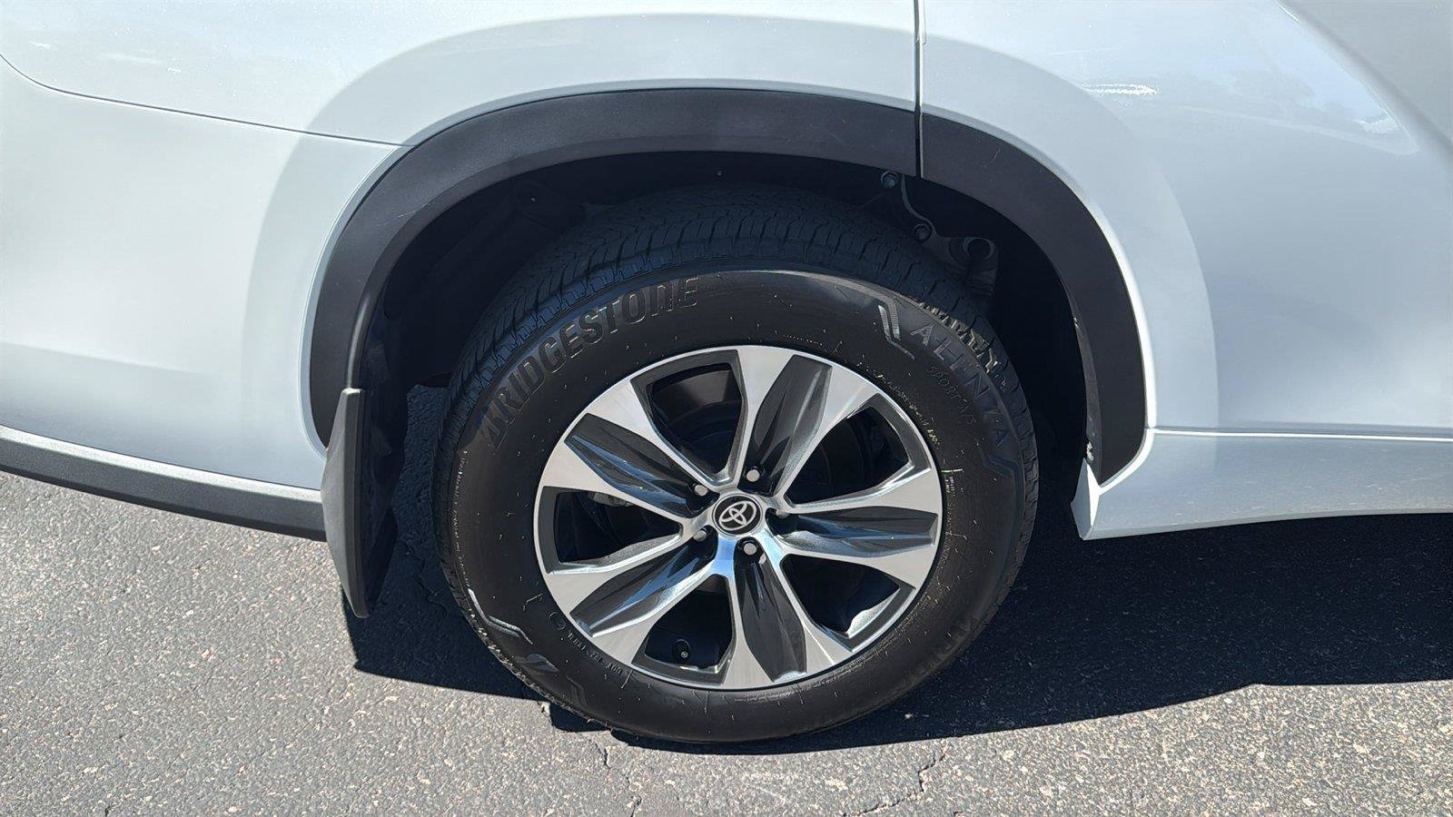 Certified 2026 Toyota Highlander XLE AWD/4WD image 11