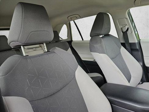 Used 2024 Toyota RAV4 XLE FWD image 24