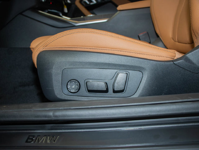 New 2026 BMW 230i xDrive Coupe w/ Convenience Package AWD/4WD image 15