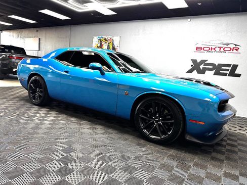 Used 2019 Dodge Challenger R/T Scat Pack image 1