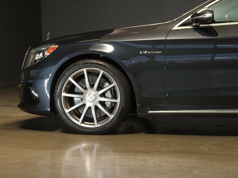 Used 2014 Mercedes-Benz S 63 AMG 4MATIC Sedan w/ Driver Assistance Package image 15
