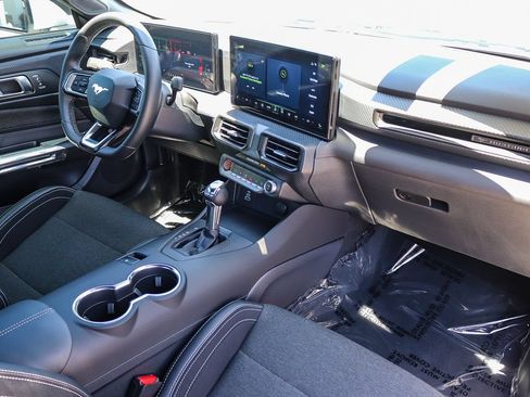 Used 2025 Ford Mustang Coupe RWD image 19
