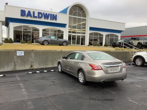 Used 2013 Nissan Altima 2.5 S image 5