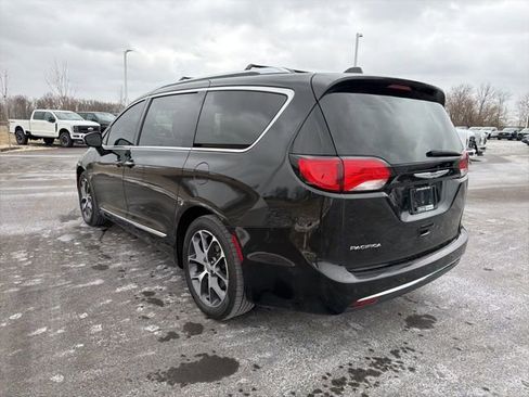 Used 2017 Chrysler Pacifica Limited image 13