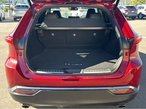 Used 2021 Toyota Venza XLE w/ Carpet Mat Package (TMS) image 19