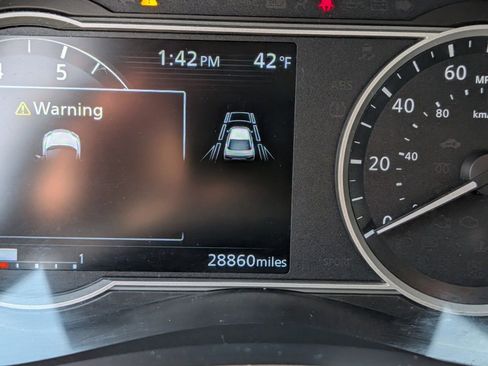 Used 2020 Nissan Versa SR w/ Convenience Package FWD image 24