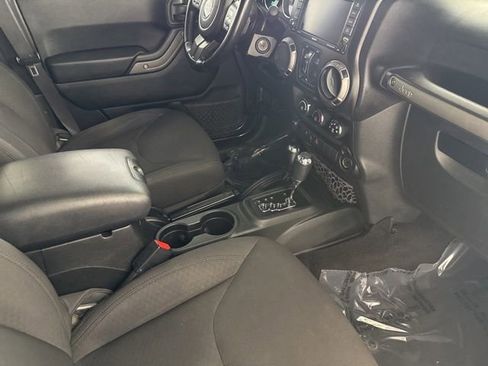 Used 2017 Jeep Wrangler Unlimited Sport w/ Quick Order Package 24S AWD/4WD image 21