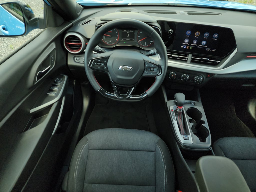 Certified 2024 Chevrolet Trax RS w/ Driver Confidence Package FWD image 16