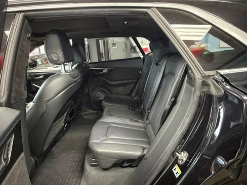 Used 2019 Audi Q8 Prestige w/ Luxury Package image 28