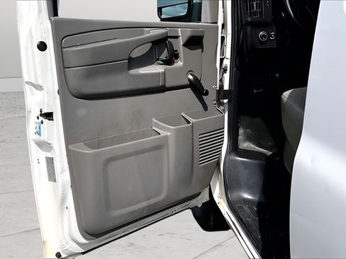 Used 2012 GMC Savana 2500 RWD image 14