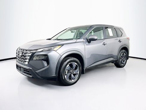 Used 2026 Nissan Rogue SV FWD image 3