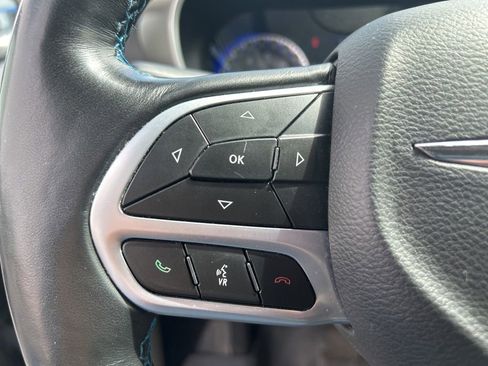 Used 2021 Chrysler Pacifica Touring-L w/ Premium & Safety Sphere Group FWD image 19