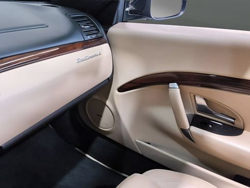 Used 2012 Maserati GranTurismo Convertible RWD image 27