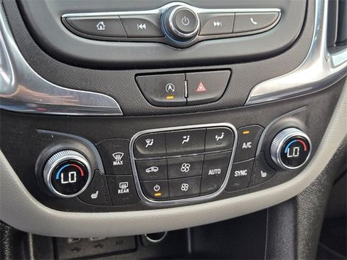 Used 2022 Chevrolet Equinox LT image 23