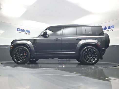 Used 2025 Land Rover Defender 110 AWD/4WD image 42