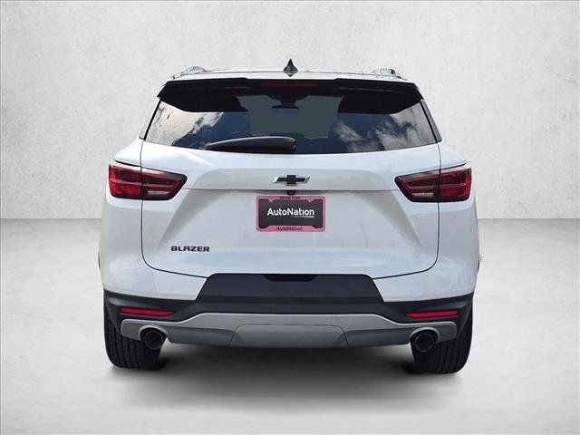 Used 2023 Chevrolet Blazer LT w/ Midnight/Sport Edition FWD image 7