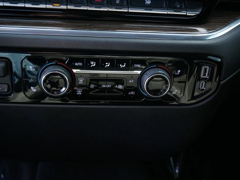 Used 2025 Chevrolet Silverado 1500 LT image 20