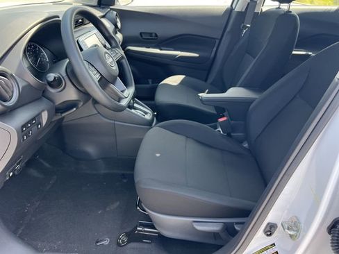 New 2025 Nissan Kicks Play S image 16