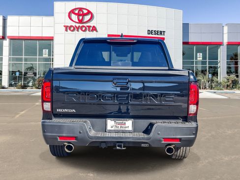 Used 2025 Honda Ridgeline Black Edition image 6
