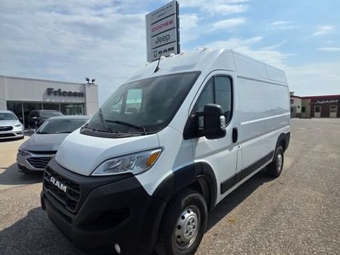 Used 2024 RAM ProMaster 2500 w/ Convenience Group FWD image 1