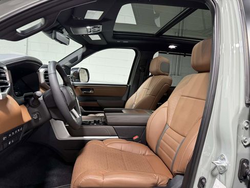 Used 2025 Toyota Sequoia 4WD image 16