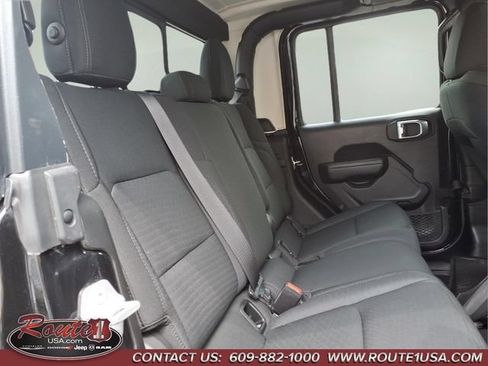 Used 2022 Jeep Gladiator Sport AWD/4WD image 16