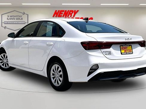 Used 2023 Kia Forte LX FWD image 4