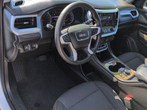 Used 2023 GMC Acadia SLE w/ Driver Convenience Package image 10