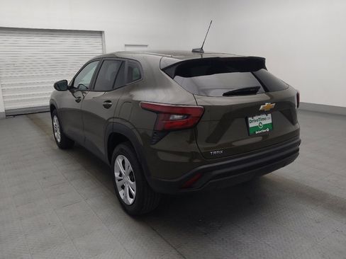 Used 2024 Chevrolet Trax LS FWD image 5