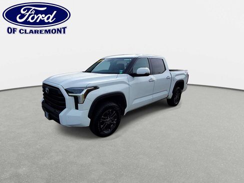 Used 2024 Toyota Tundra SR5 w/ SR5 Convenience Package AWD/4WD image 4