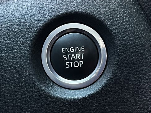 Used 2023 Toyota Corolla SE image 19