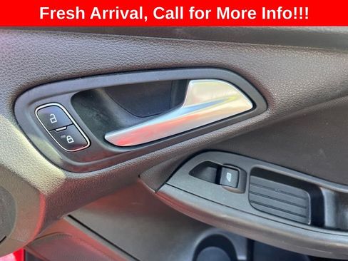 Used 2017 Ford Focus SE FWD image 12