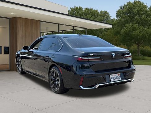 Certified 2024 BMW i7 eDrive50 w/ M Sport Package RWD image 12