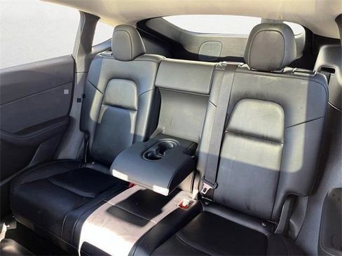 Used 2021 Tesla Model Y Long Range image 23